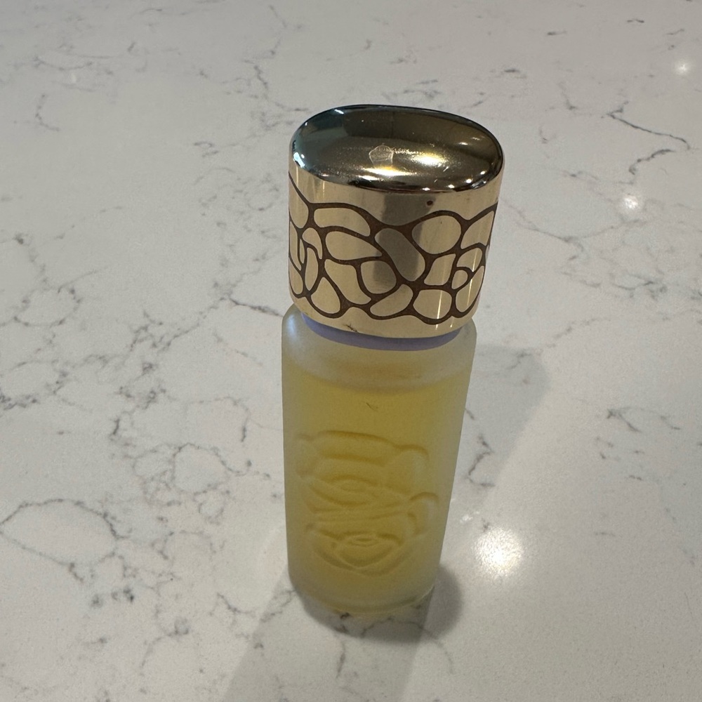 Houbigant Paris
Exclusive Quelques Fleurs Royale Collection Privy